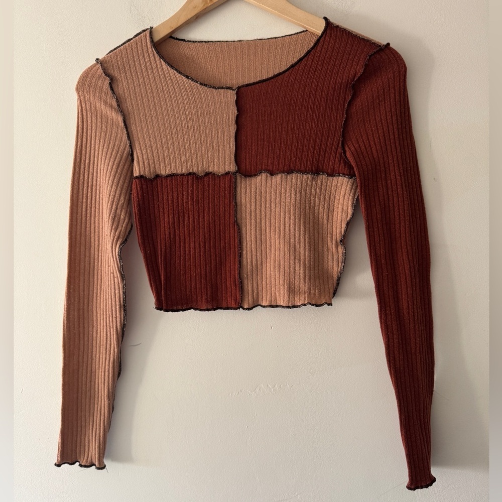 SHEIN Brown Colorblock Long Sleeve‎ Lettuce Hem Crop Top